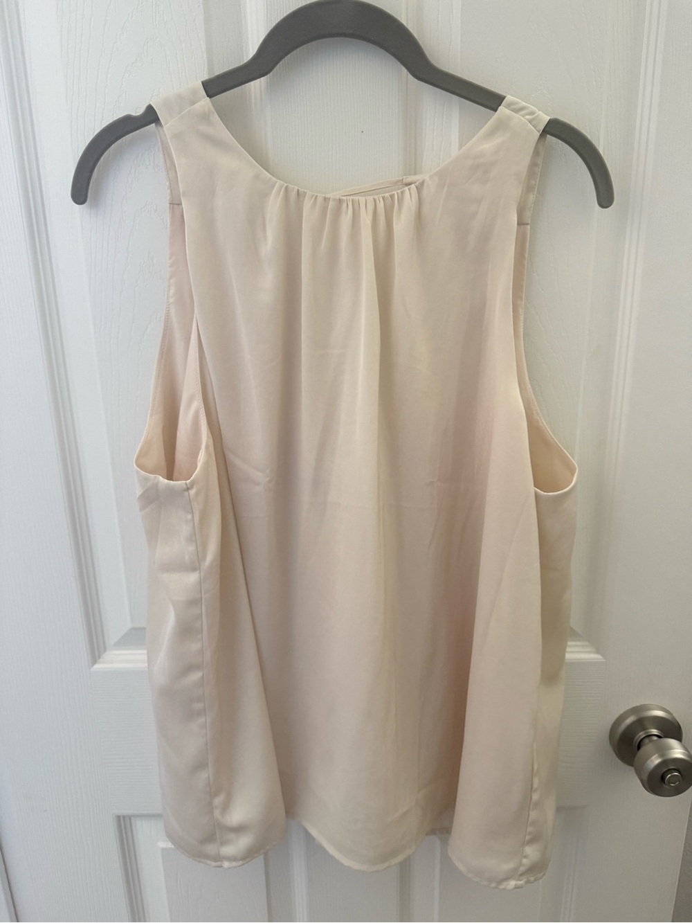 Banana Republic Cream Sleeveless Camisole